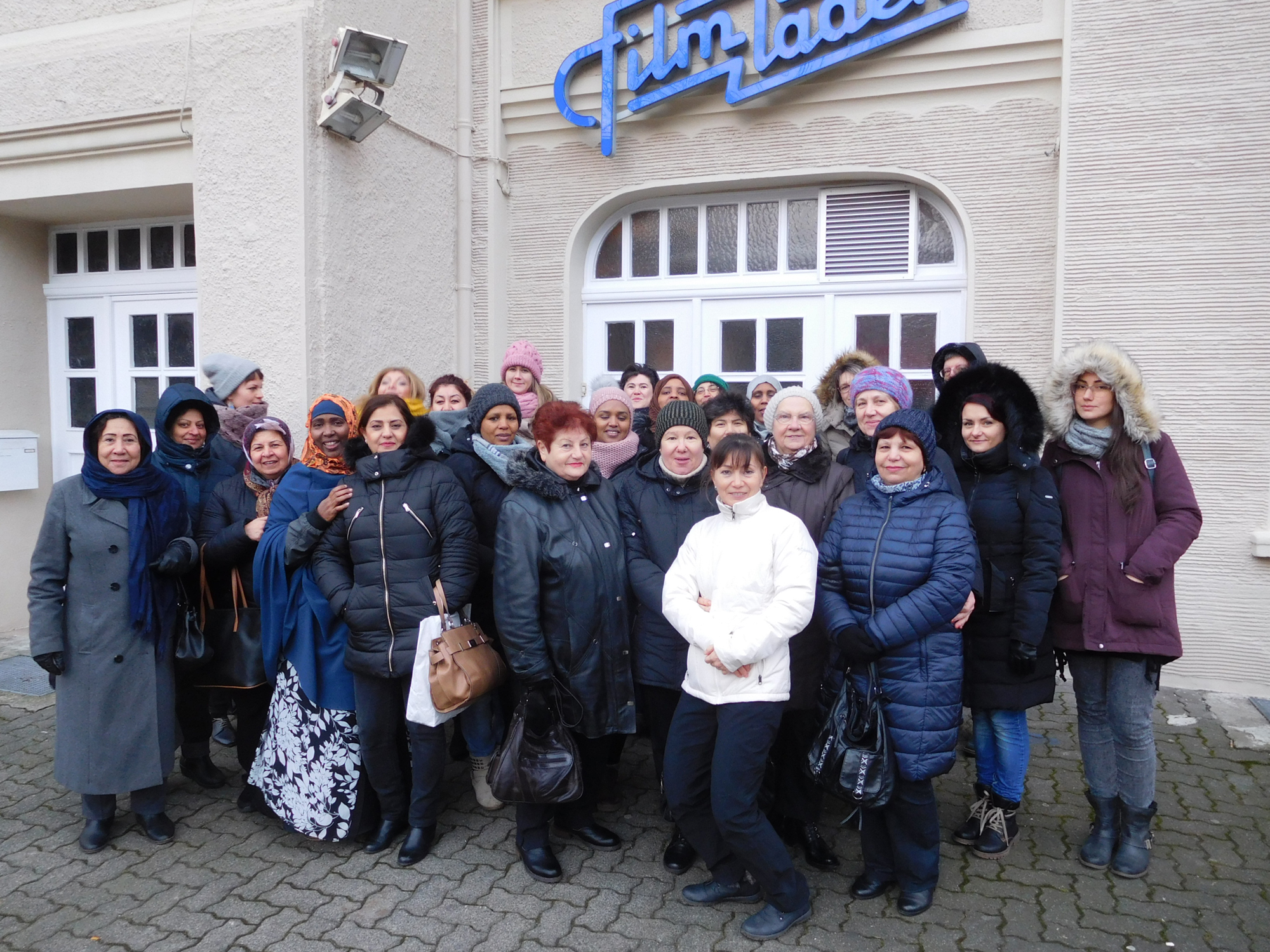 13.12.17, Gemeinsamer Kinobesuch, Besucherinnen und Mitarbeiterinnen im Filmladen