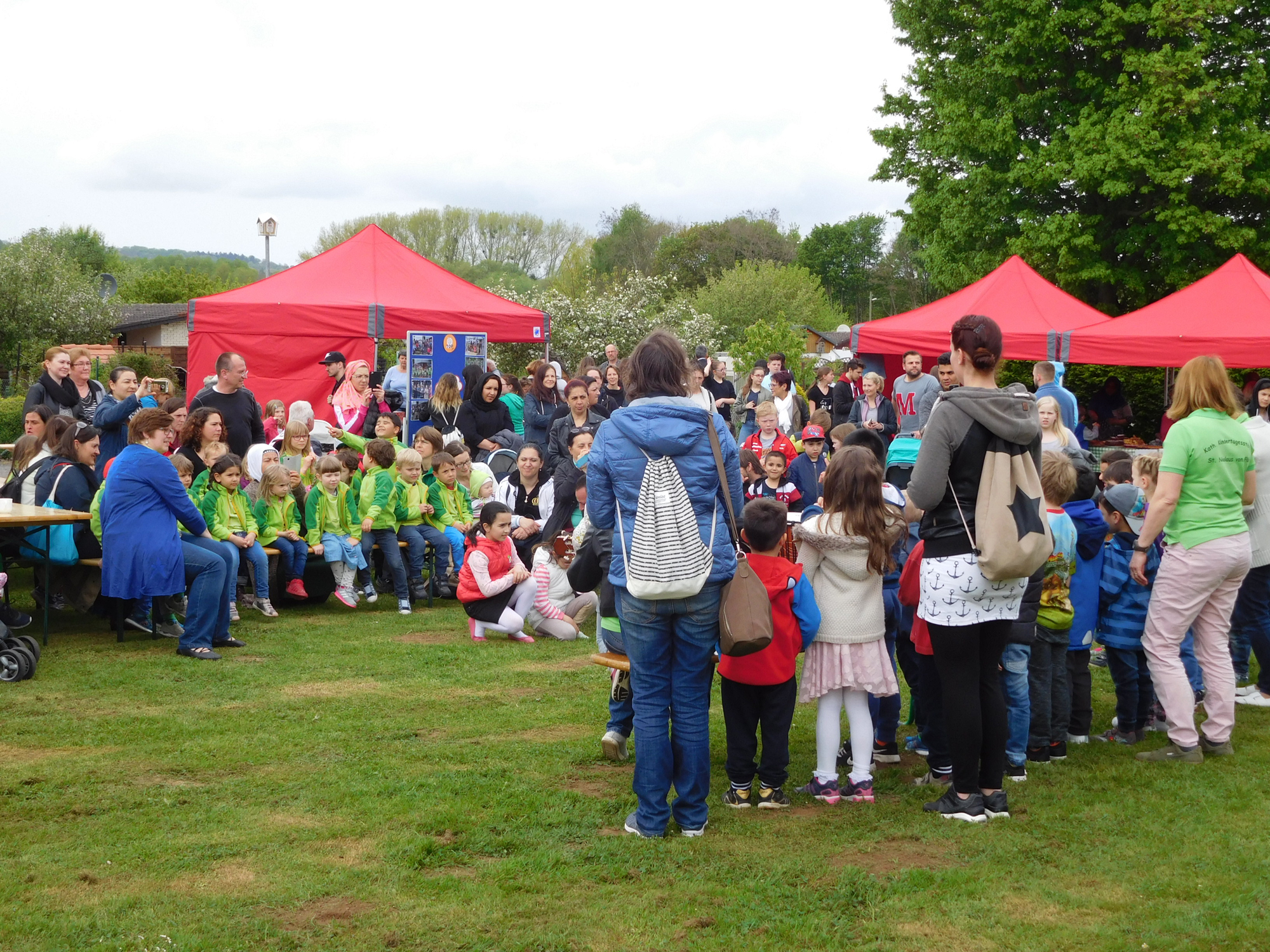 14.5.17, Sommerfest Mattenberg, Auftritt der Kitas