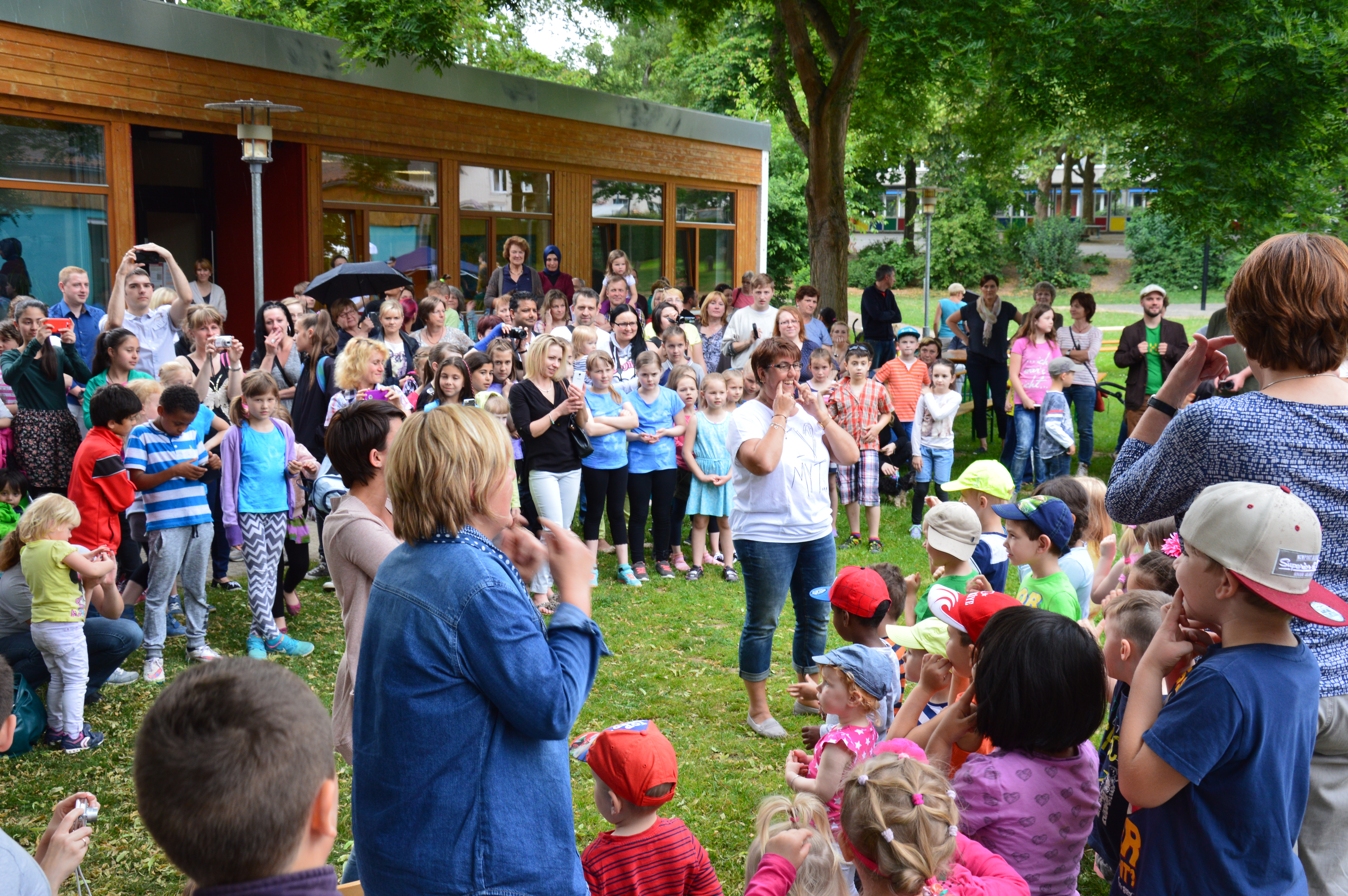 26. Juni, Nachbarschaftsfest Brückenhof