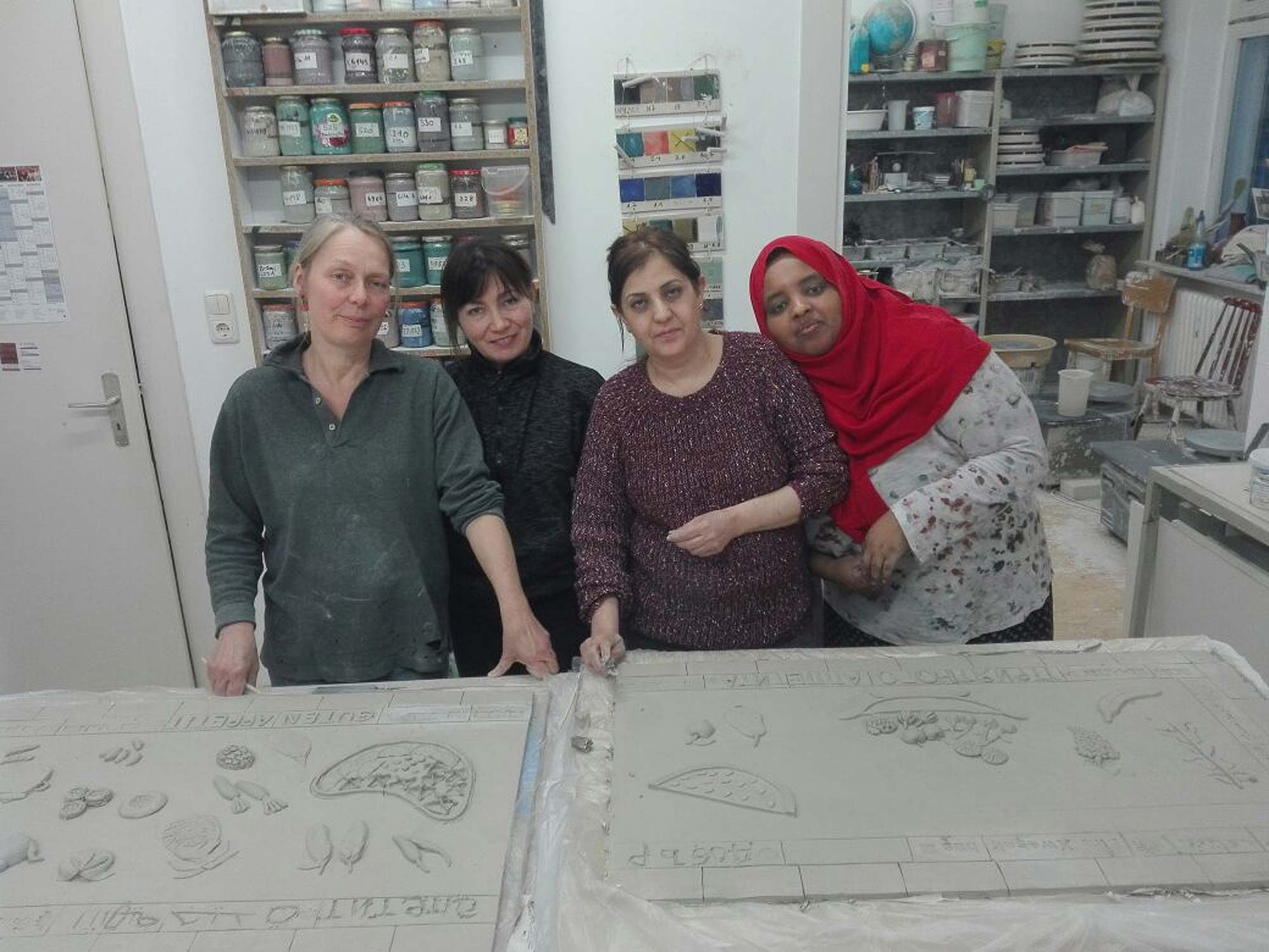 Keramikwerkstatt, Küchenwandgestaltung im Frauentreff